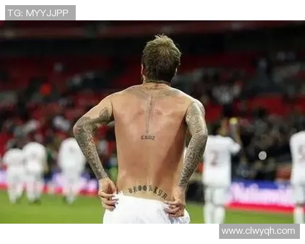 足球明星男士的人像纹身艺术展现个性与魅力 足球明星男士的人像纹身艺术展现个性与魅力