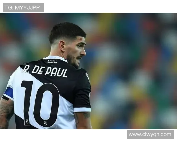 足球明星硬汉包图片展现运动与时尚完美结合的魅力与风格 足球明星硬汉包图片展现运动与时尚完美结合的魅力与风格